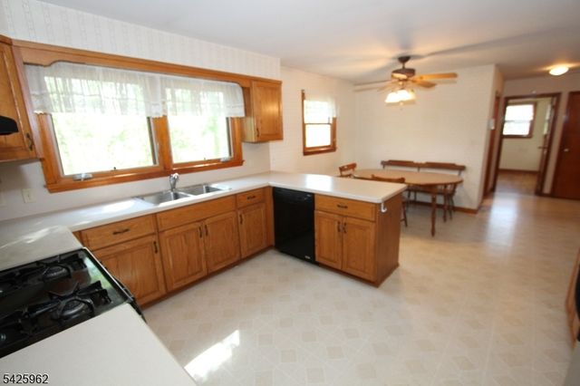 71 Dawn Ave, North Haledon Boro, NJ 07508