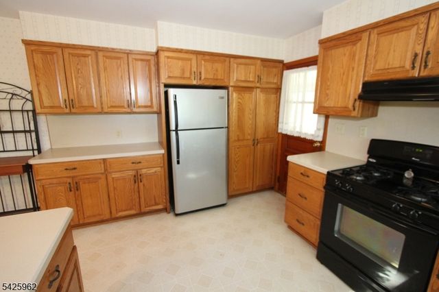 71 Dawn Ave, North Haledon Boro, NJ 07508