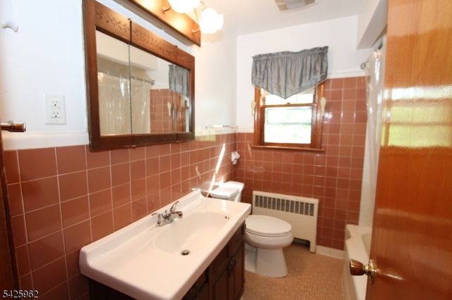 71 Dawn Ave, North Haledon Boro, NJ 07508