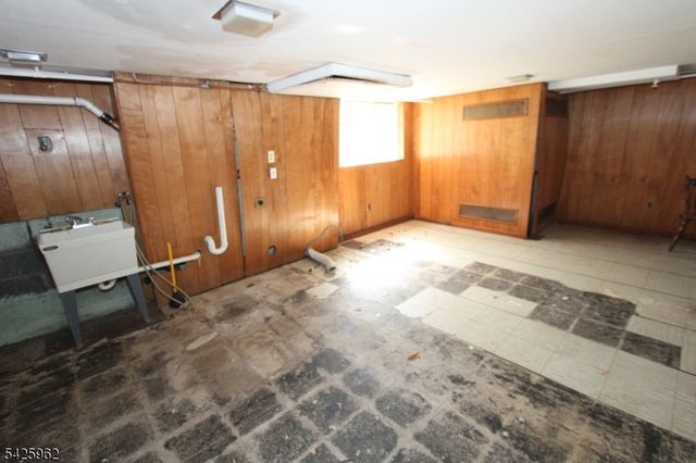 71 Dawn Ave, North Haledon Boro, NJ 07508