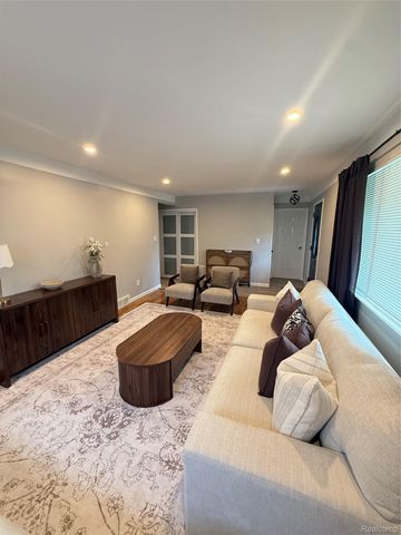 29021 Van Laan Drive, Warren, MI 48092