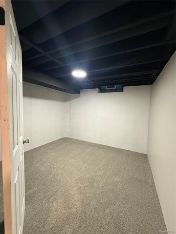 29021 Van Laan Drive, Warren, MI 48092