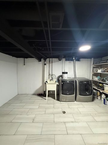 29021 Van Laan Drive, Warren, MI 48092
