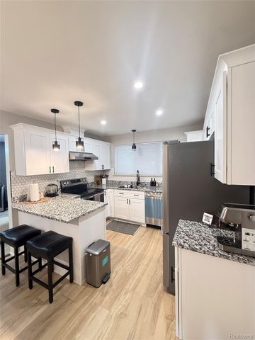29021 Van Laan Drive, Warren, MI 48092