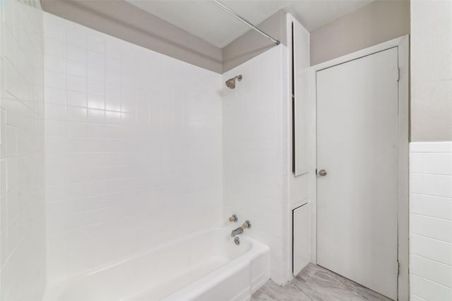 1424 Marshall Street 9, Houston, TX 77006