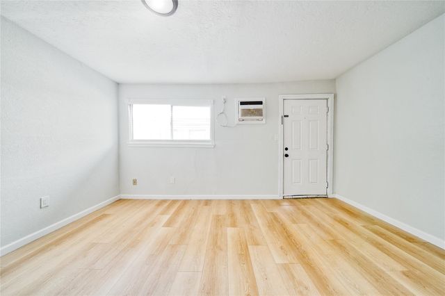 1424 Marshall Street 9, Houston, TX 77006