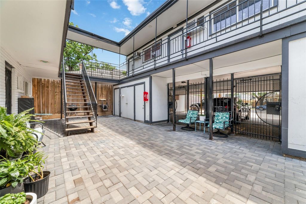 1424 Marshall Street 9, Houston, TX 77006