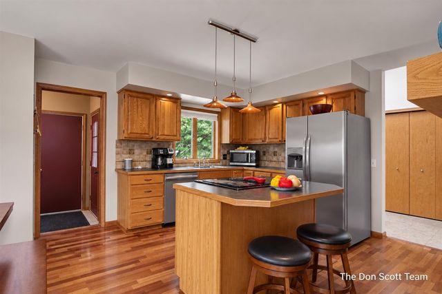 6036 Arroyo Vista Drive, Rockford, MI 49341