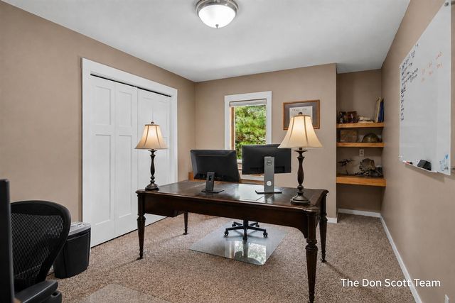 6036 Arroyo Vista Drive, Rockford, MI 49341