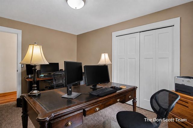 6036 Arroyo Vista Drive, Rockford, MI 49341
