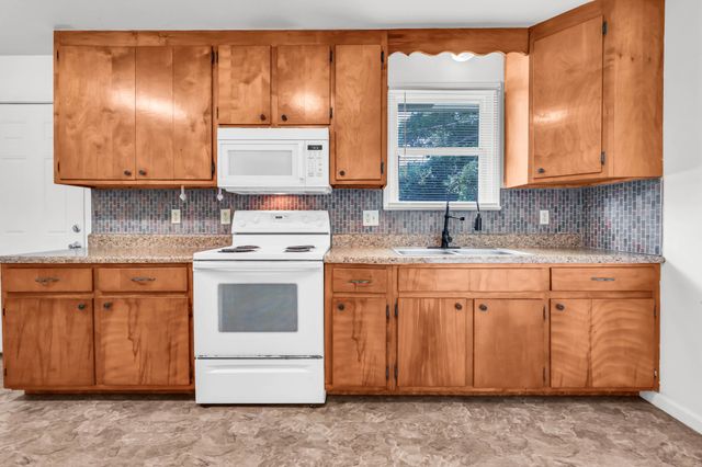 88 W Fork Dr, Clarksville, TN 37042