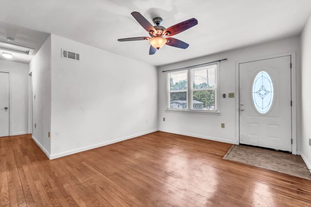 88 W Fork Dr, Clarksville, TN 37042