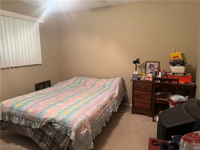 25853 Euclid Chagrin Pky, Richmond Heights, OH 44143
