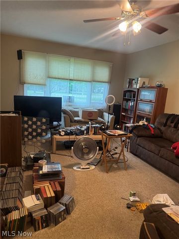 25853 Euclid Chagrin Pky, Richmond Heights, OH 44143