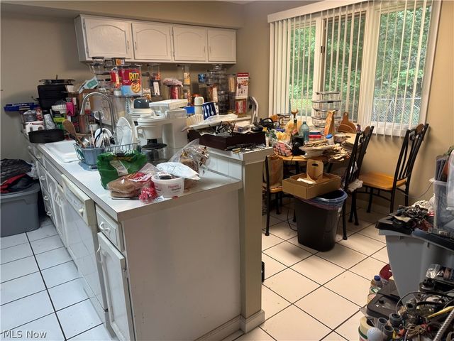 25853 Euclid Chagrin Pky, Richmond Heights, OH 44143