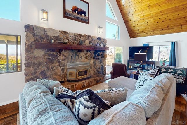 135 Sunny Hills Rd, Bangor, CA 95914