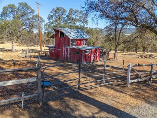 135 Sunny Hills Rd, Bangor, CA 95914