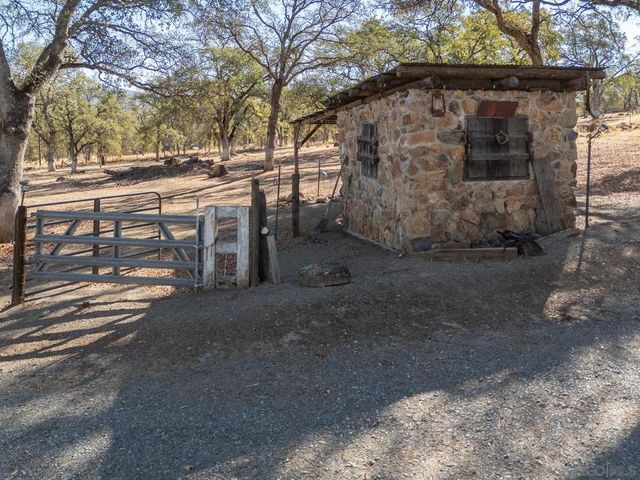 135 Sunny Hills Rd, Bangor, CA 95914