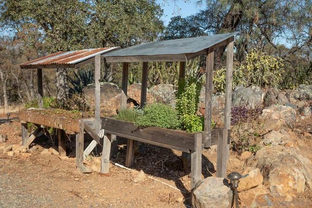 135 Sunny Hills Rd, Bangor, CA 95914