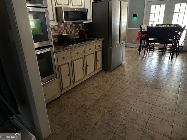 1804 Green Valley Lane, Albany, GA 31707