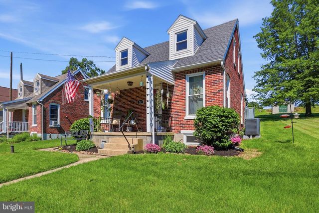 50 S MAIN ST, Seven Valleys, PA 17360