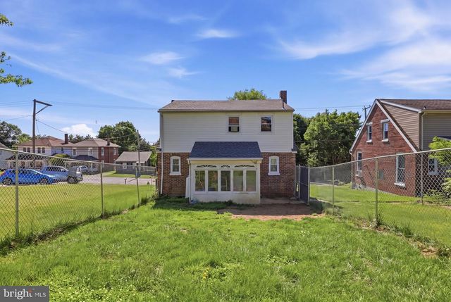 50 S MAIN ST, Seven Valleys, PA 17360