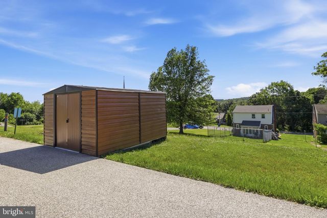 50 S MAIN ST, Seven Valleys, PA 17360