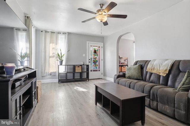 50 S MAIN ST, Seven Valleys, PA 17360