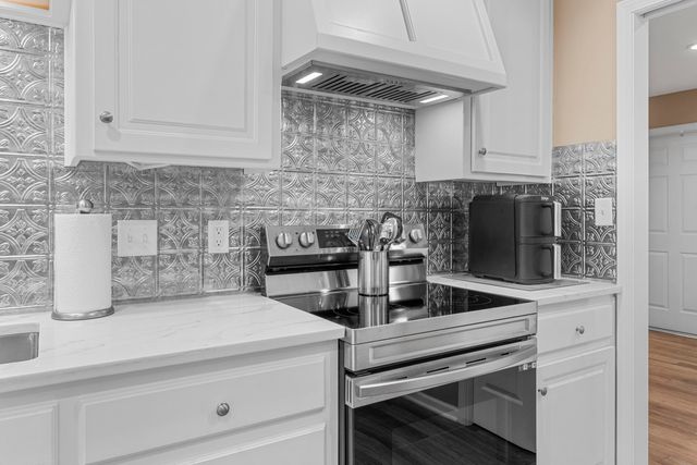 529 S Prewitt Street, Nevada, MO 64772