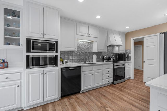 529 S Prewitt Street, Nevada, MO 64772
