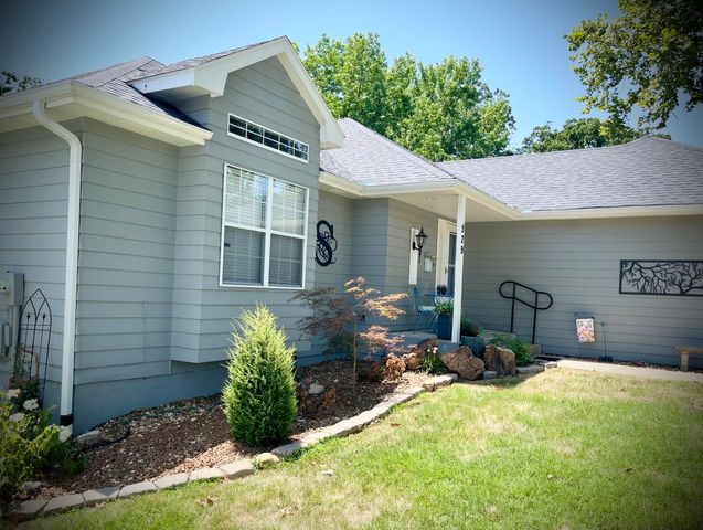 529 S Prewitt Street, Nevada, MO 64772