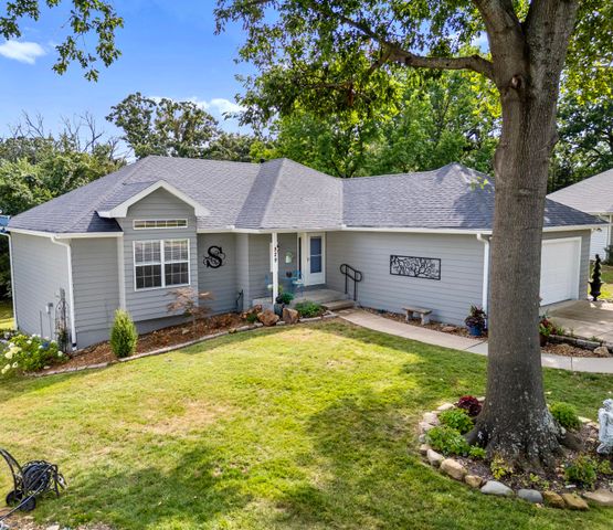 529 S Prewitt Street, Nevada, MO 64772