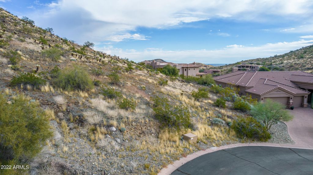 Image 12 of property listing at 14015 S 19TH Street 18, Phoenix, AZ 85048