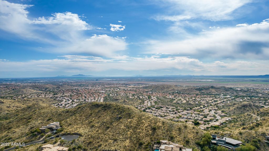 Image 27 of property listing at 14015 S 19TH Street 18, Phoenix, AZ 85048