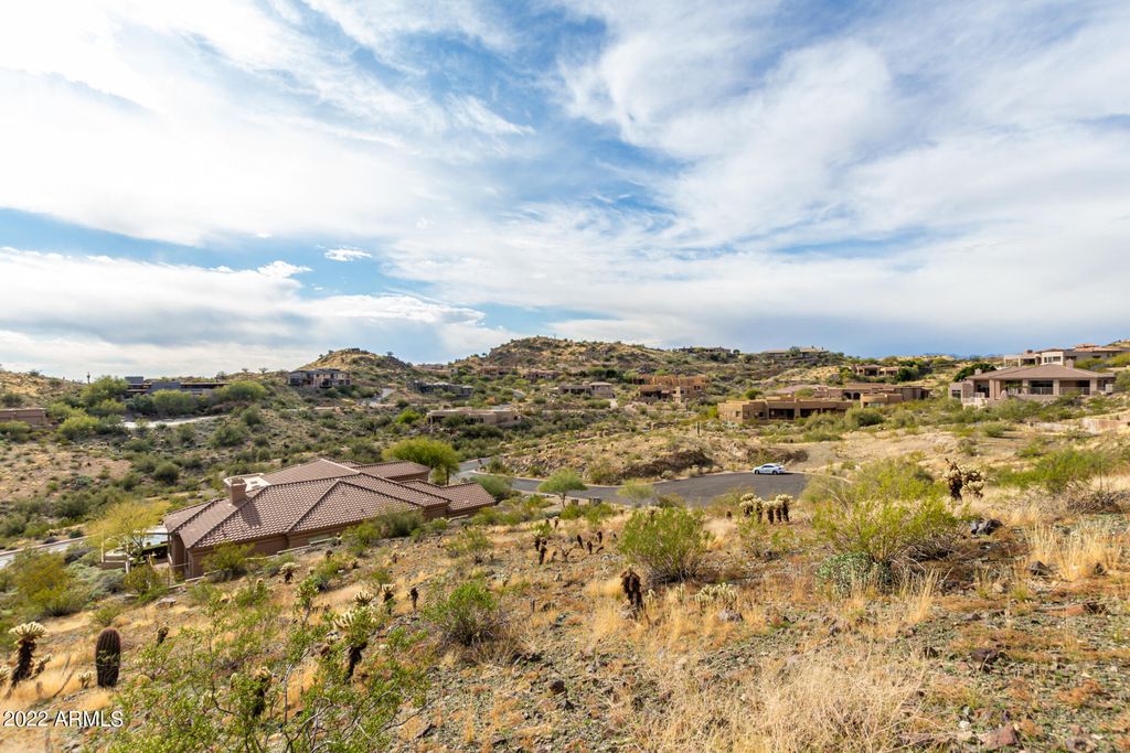 Image 9 of property listing at 14015 S 19TH Street 18, Phoenix, AZ 85048