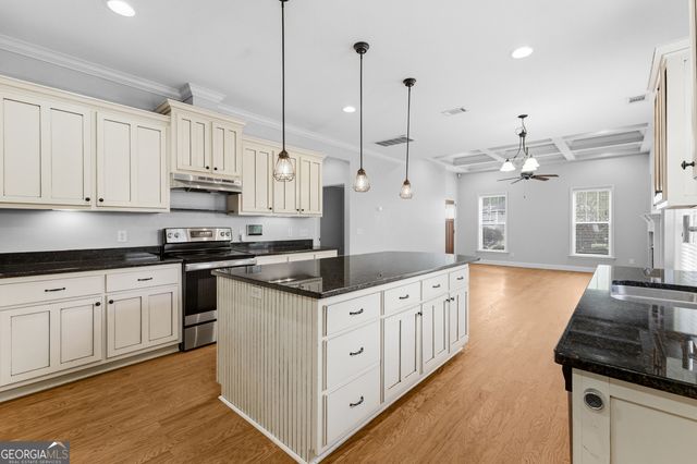 75 Jacobs Circle, Richmond Hill, GA 31324