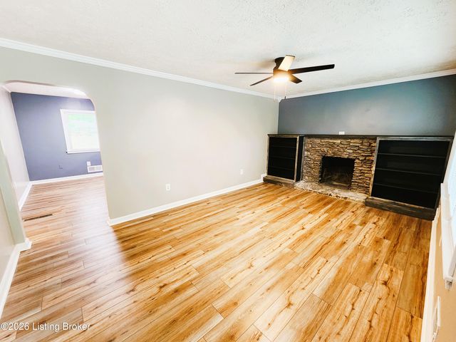 3216 New Lynnview Dr, Louisville, KY 40216