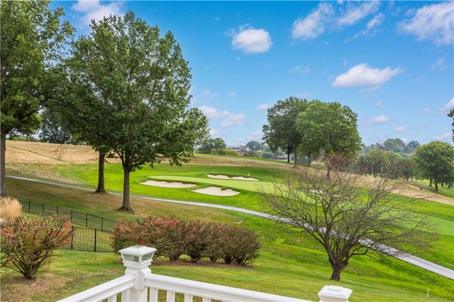 2343 Golfview Dr, Upper St Clair, PA 15241