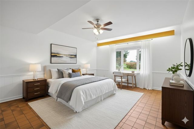 2343 Golfview Dr, Upper St Clair, PA 15241