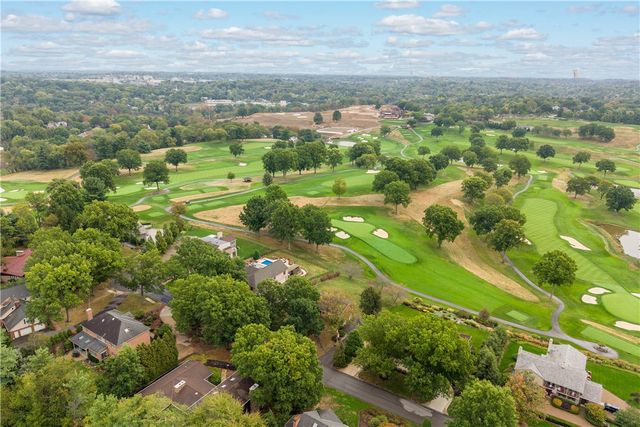 2343 Golfview Dr, Upper St Clair, PA 15241