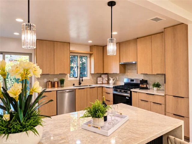 2533 E Tennyson, Anaheim, CA 92806