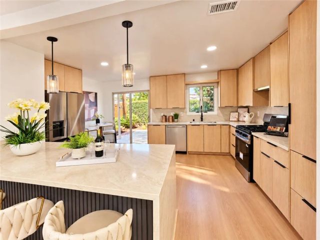 2533 E Tennyson, Anaheim, CA 92806
