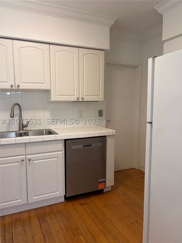 3923 Segovia St 2nd floor, Coral Gables, FL 33134