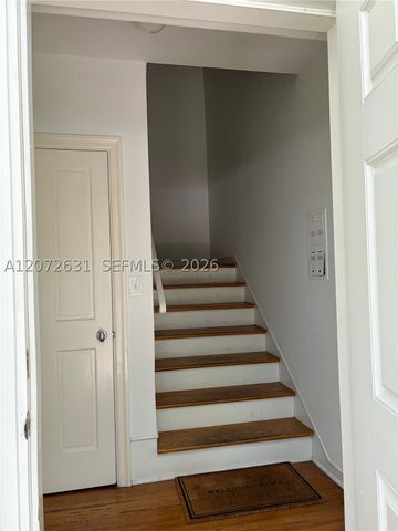 3923 Segovia St 2nd floor, Coral Gables, FL 33134