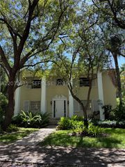 3923 Segovia St 2nd floor, Coral Gables, FL 33134