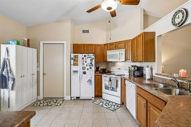 3613 STONEHAVEN COURT, Orlando, FL 32817