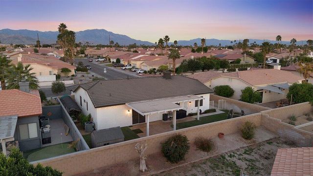 45180 Debbie Drive, La Quinta, CA 92253