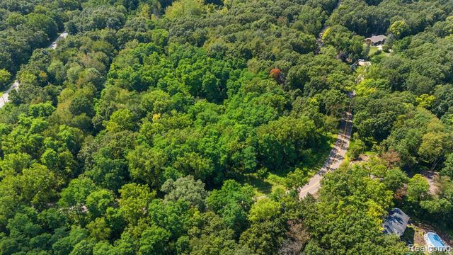 00001 Ledgewood Drive, Fenton, MI 48430