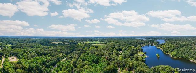 00001 Ledgewood Drive, Fenton, MI 48430