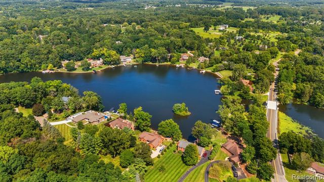 00001 Ledgewood Drive, Fenton, MI 48430